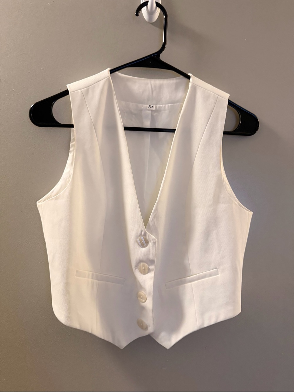 SHEIN White Sleeveless Button-Front Tailored Vest